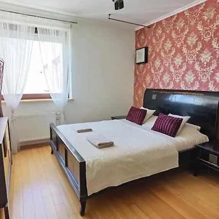 Apartment Z Kominkiem I Prywatnym Mini