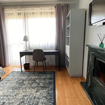 Z Kominkiem Oraz Sauna גדינייה